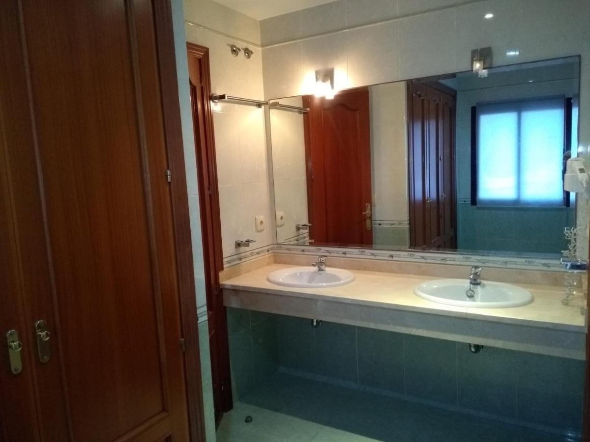 Apartamentos Don Juan Манилва Экстерьер фото